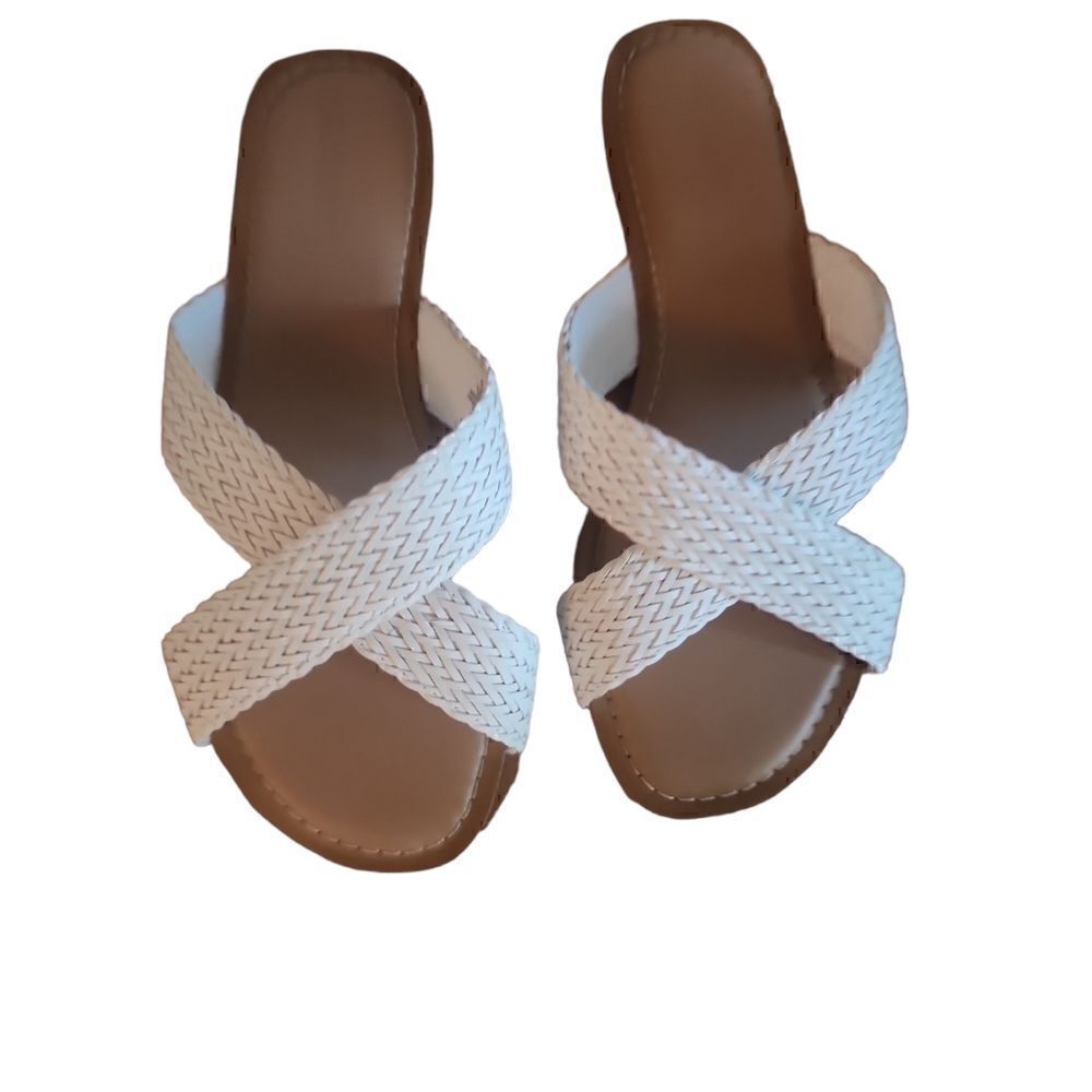 Old Navy Sandals Size 6